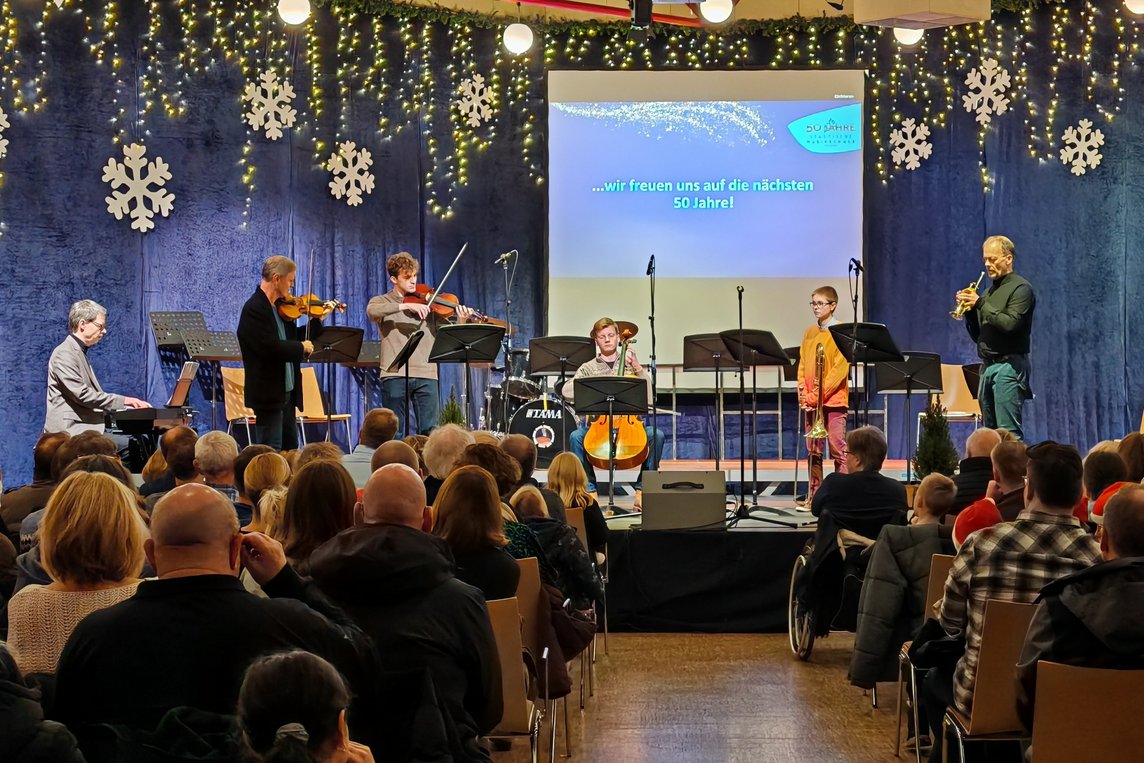 Das Barockensemble der Städtischen Musikschule (v. li.): Harald Schäfer (als Gast), Helmut Hausberg, Johann Reckmann, Heinrich Rövekamp, Eva Hausberg und Thomas Stählker. Foto: privat